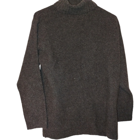 Size Medium Eddie Bauer Turtle Neck Sweater - Picture 2 of 4